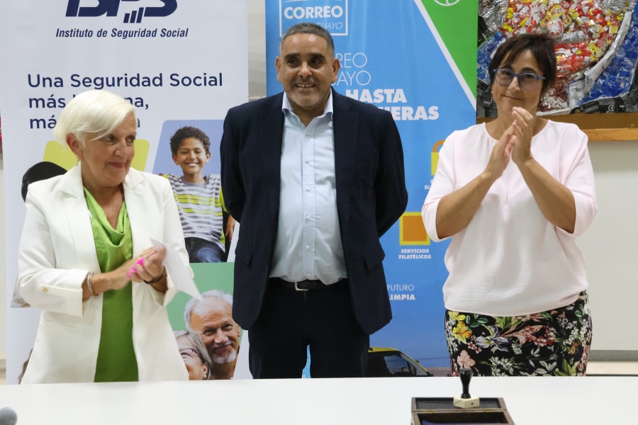El 25 de febrero, en el Hall Central del Edificio Sede del BPS , Correo Uruguayo realizó la presentación del sello conmemorativo de la Estrategia Nacional de Salud Mental y Bienestar 2025-2030, realizado en base a la obra “La Dama Azul” del Taller Sala 12 del Hospital Vilardebó.