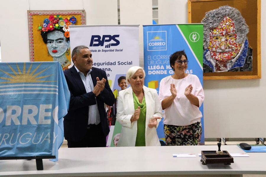 El 25 de febrero, en el Hall Central del Edificio Sede del BPS , Correo Uruguayo realizó la presentación del sello conmemorativo de la Estrategia Nacional de Salud Mental y Bienestar 2025-2030, realizado en base a la obra “La Dama Azul” del Taller Sala 12 del Hospital Vilardebó.