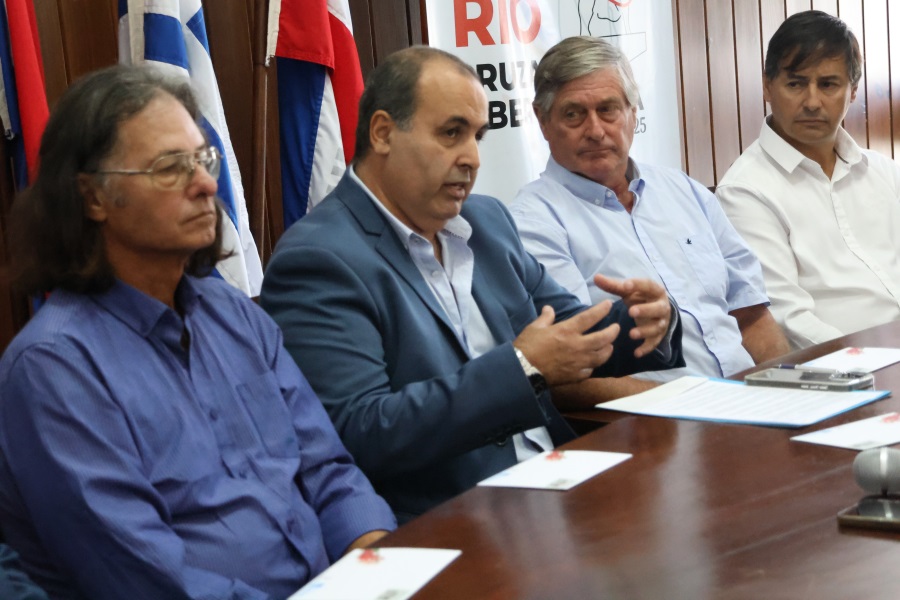En un acto que tuvo lugar en el Salón de Actos del Municipio de Cardona, Correo Uruguayo realizó el lanzamiento de un sello conmemorativo por los 125 años de la llegada del primer tren a estación “La Lata”.