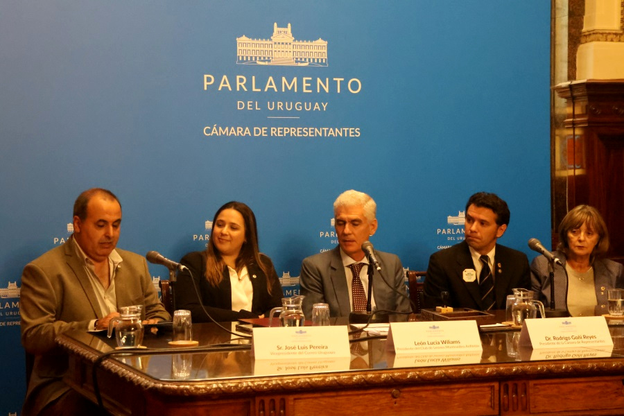 En un acto realizado en la antesala de la Cámara de Diputados, del Palacio Legislativo, Correo Uruguayo lanzó un sello conmemorativo por los 75 años del Club de Leones Montevideo Anfitrión.