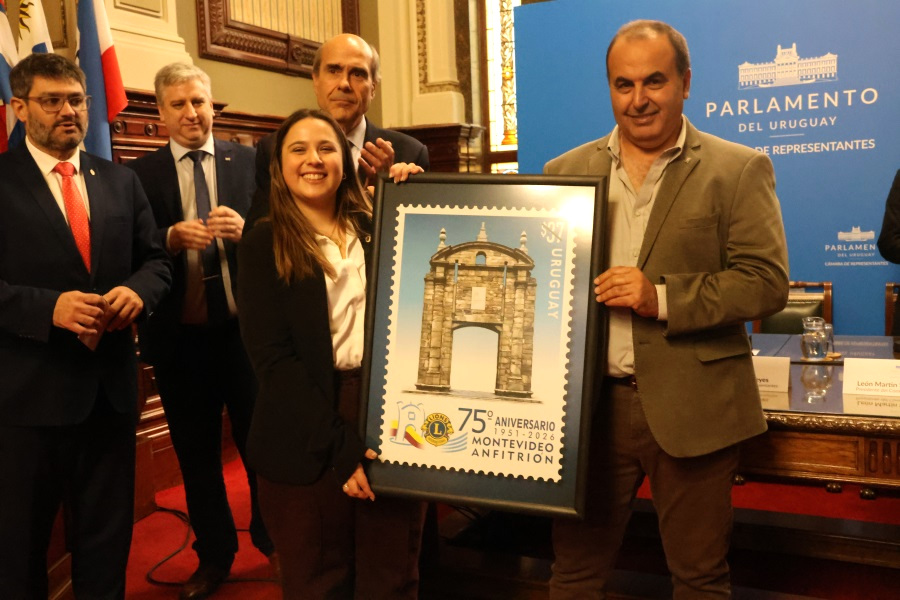 En un acto realizado en la antesala de la Cámara de Diputados, del Palacio Legislativo, Correo Uruguayo lanzó un sello conmemorativo por los 75 años del Club de Leones Montevideo Anfitrión.