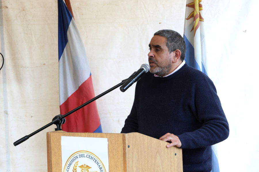 En el marco de las celebraciones por los 100 años del Hospital de Pando, Correo Uruguayo realizó el lanzamiento de un sello conmemorativo.