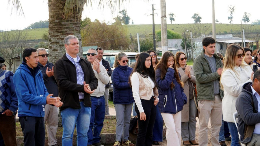 En un evento que marca un avance significativo para el departamento de Cerro Largo se inauguró en Bañado de Medina el 12º Centro de cercanía en dicho departamento y el 69º Centro de Cercanía de Correo Uruguayo, ampliando la red de atención personalizada para los ciudadanos.