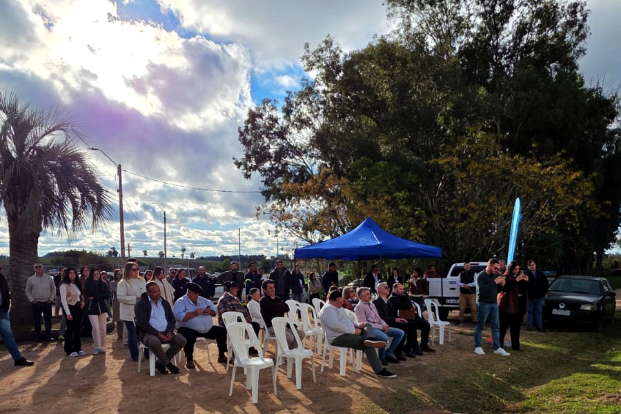 En un evento que marca un avance significativo para el departamento de Cerro Largo se inauguró en Bañado de Medina el 12º Centro de cercanía en dicho departamento y el 69º Centro de Cercanía de Correo Uruguayo, ampliando la red de atención personalizada para los ciudadanos.
