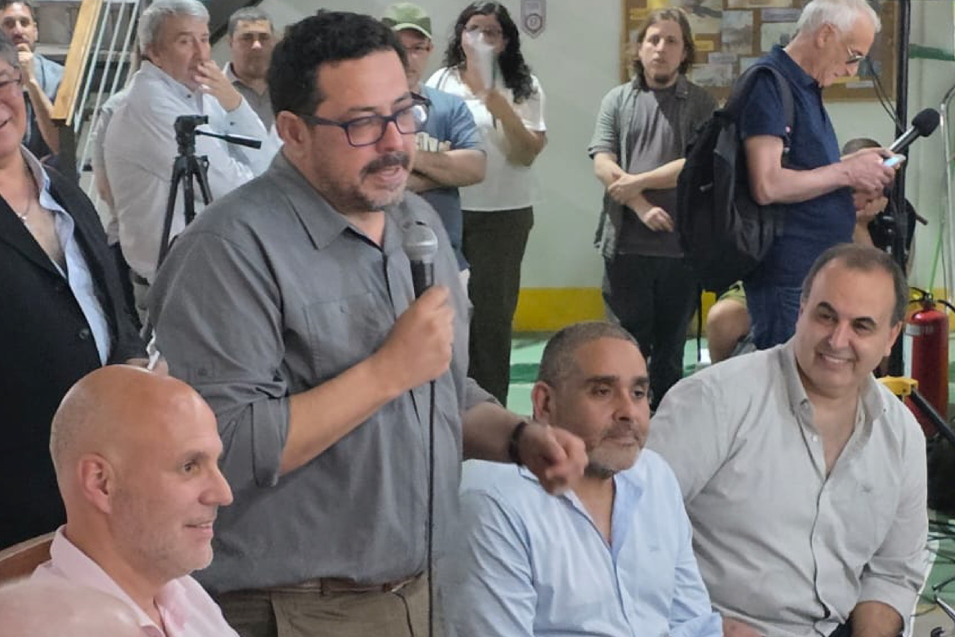 La Cooperativa Molino Santa Rosa celebró su centenario con un festejo del que participaron autoridades departamentales y nacionales. Por tal motivo el directorio del Correo Uruguayo, presidente Gabriel Bonfrisco y vicepresidente José Luis Pereira, procedieron con el lanzamiento de un sello personalizado homenajeado a la institución, ejemplo de cooperación y resiliencia por parte de los trabajadores.